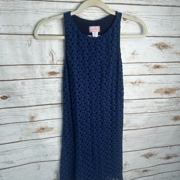 love...ady Dresses & Skirts - Navy Blue Sleeveless Lace Dress